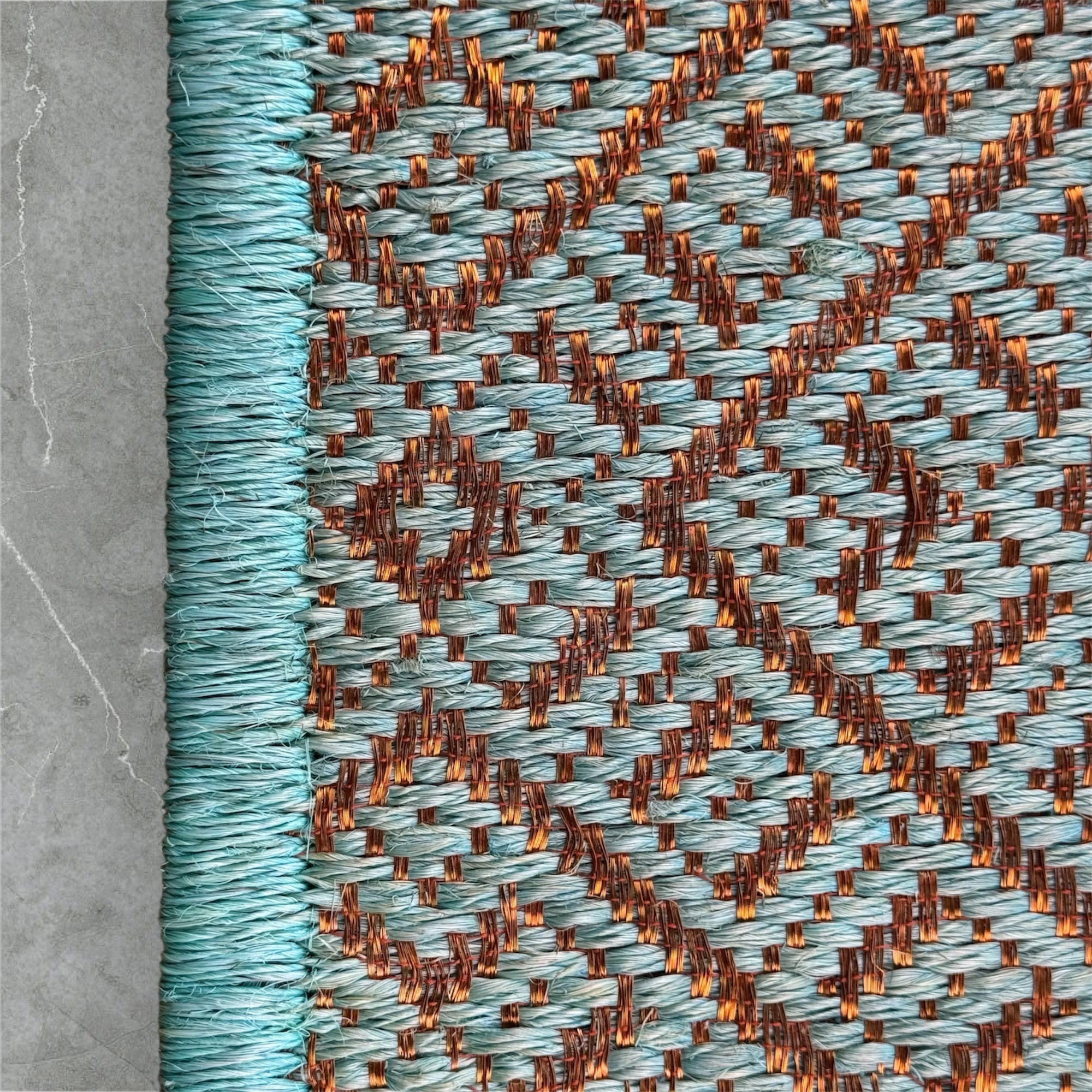 Tapete Tejido Milano en Fique Verde Menta y Cobre